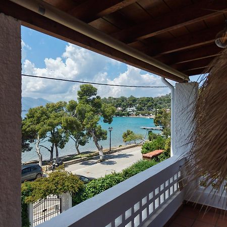 Seaview Apartment - Poros Relaxing Beachfront Flat Poros Town Exterior foto
